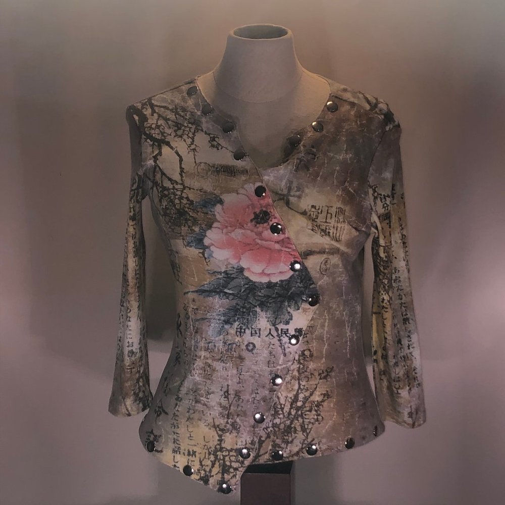 Boho Chic, side button T shirt, Goth ptint